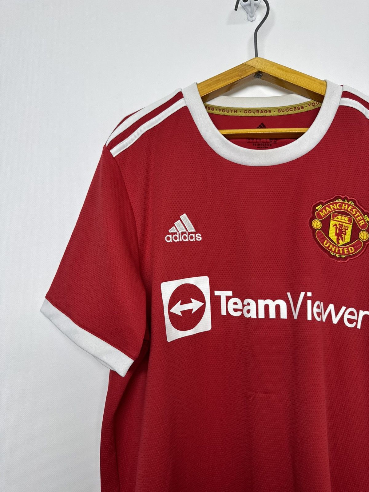 Adidas Manchester United 2021/2022 home football shirt Size US L / EU 52-54 / 3 - 1 Thumbnail