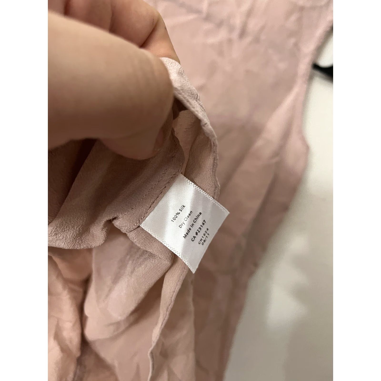 Talbots VINTAGE Talbots Silk Blouse Women 2P Sleeveless Pink Sheer V-Neck All Seasons Designer Size XS / US 0-2 / IT 36-38 - 4 Thumbnail