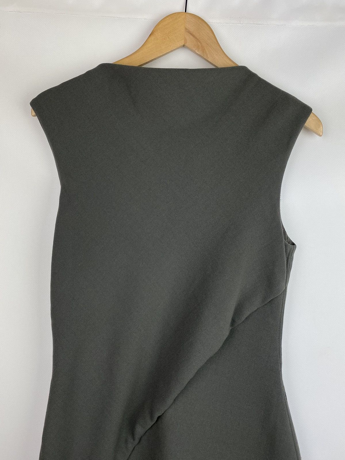 Helmut Lang Helmut Lang ladies assymetrical sleeveless dress size 6 Size M / US 6-8 / IT 42-44 - 2 Thumbnail