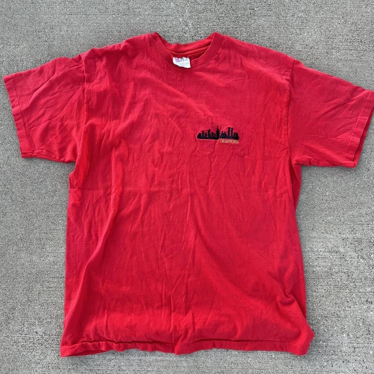 Vintage 1990s single stitch red New York City skyline tee Size US M / EU 48-50 / 2 - 1 Thumbnail