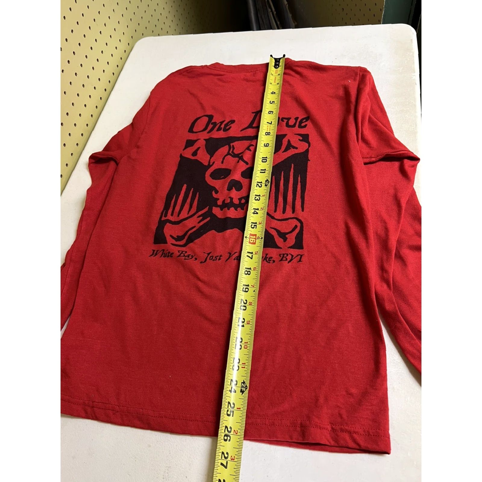 Jerzees One Love Jost Van Dyke Small Red Long Sleeve White Bay BVI Pirate Skull Shirt Unisex Adults S Red Crew Neck Long Sleeve Vintage No Size S / US 4 / IT 40 - 6 Thumbnail