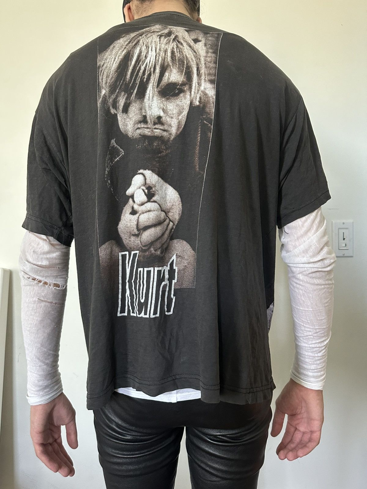 Vintage Vintage Kurt Cobain T-shirt Size US M / EU 48-50 / 2 - 4 Thumbnail