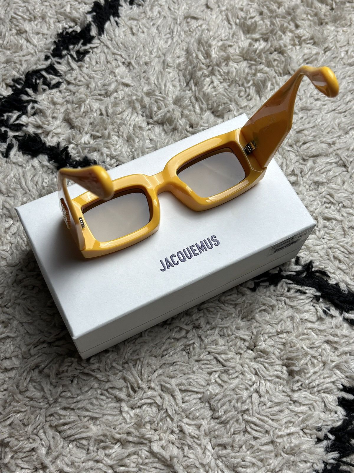 Jacquemus Jacquemus Les Lunettes Tupi Yellow Unisex Sunglasses Size ONE SIZE - 3 Thumbnail