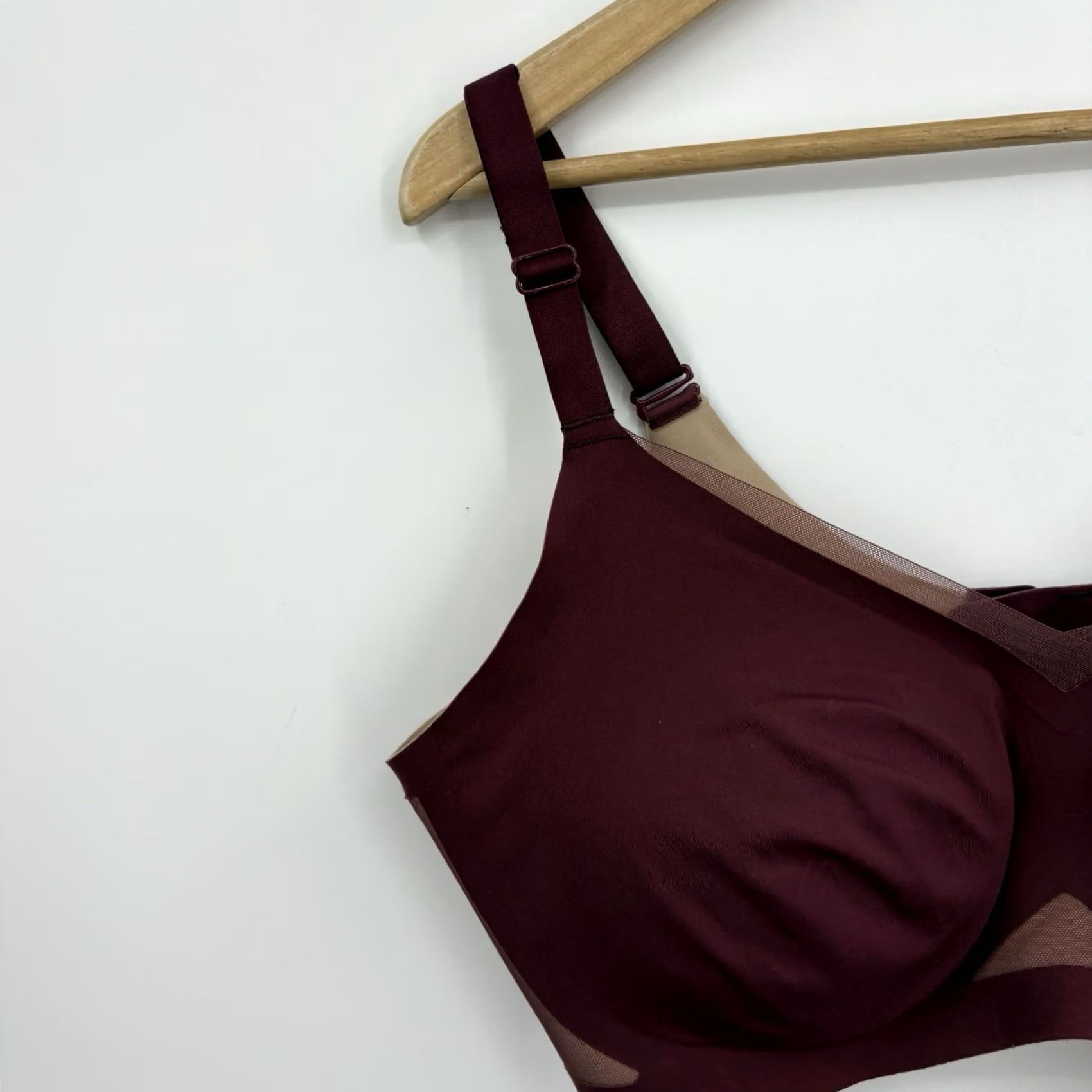 Vintage Honeylove Bra Women 1X Wireless Seamless Comfy Stretch V Neck Liftwear Padded Red Size ONE SIZE - 2 Thumbnail