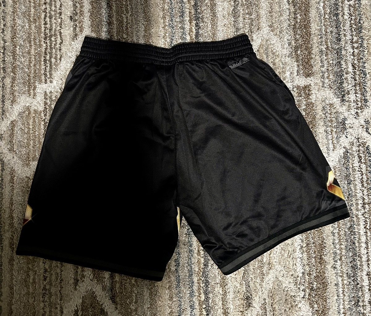 Mitchell & Ness Mitchell & Ness San Antonio Spurs Face Shorts Black Size US 44 / EU 60 - 3 Thumbnail
