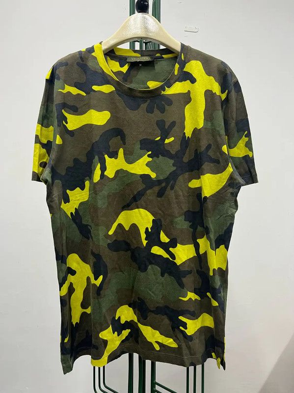 Valentino Valentino Camouflage Yellow Cotton T-Shirt 0089 Size US XL / EU 56 / 4 - 1 Thumbnail