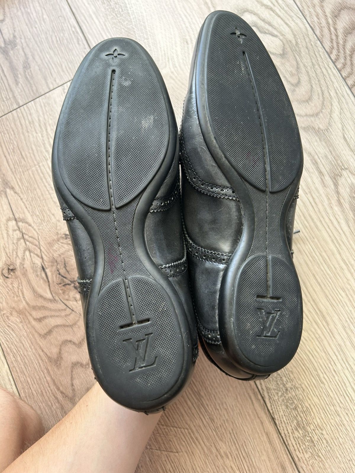 Louis Vuitton LOUIS VUITTON TRAINER SNEAKERS Size US 10 / EU 43 - 14 Thumbnail