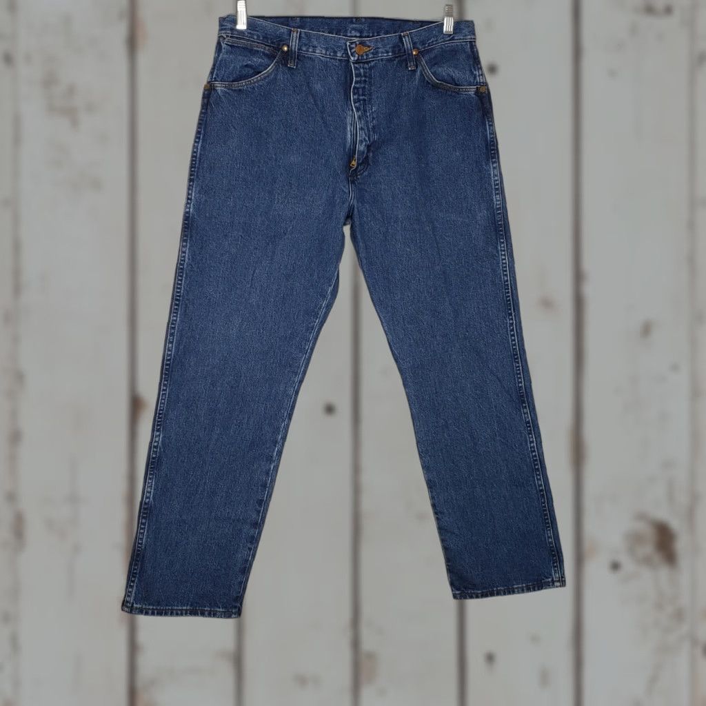 Wrangler Wrangler Jeans Mens 36x30 Denim Cotton 13MWZ Blue Medium Wash Casual/Work Pockets Size US 36 / EU 52 - 1 Thumbnail