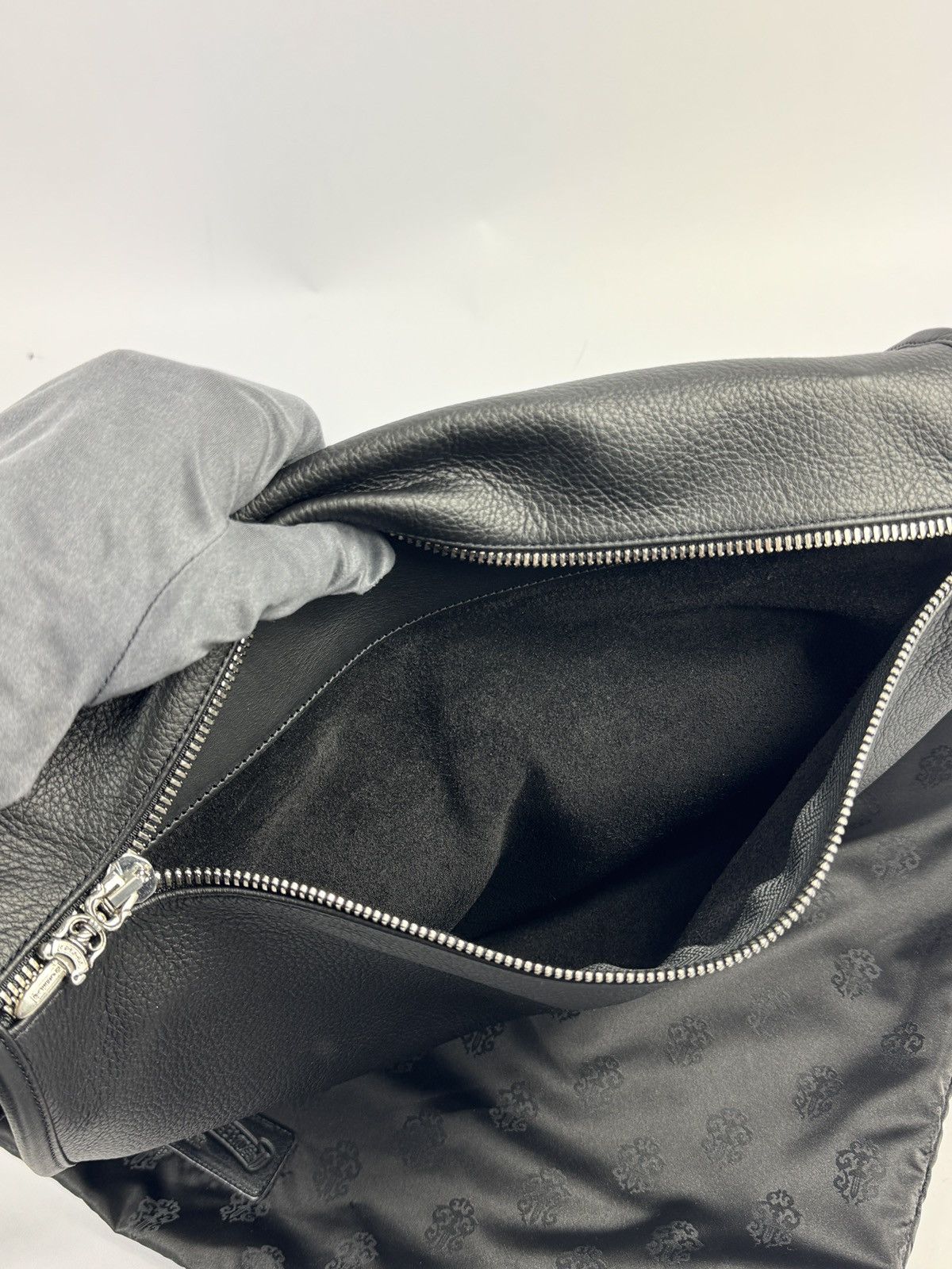 Chrome Hearts CROSS BODY GUNSLINGER MESSENGER BAG Size ONE SIZE - 7 Thumbnail
