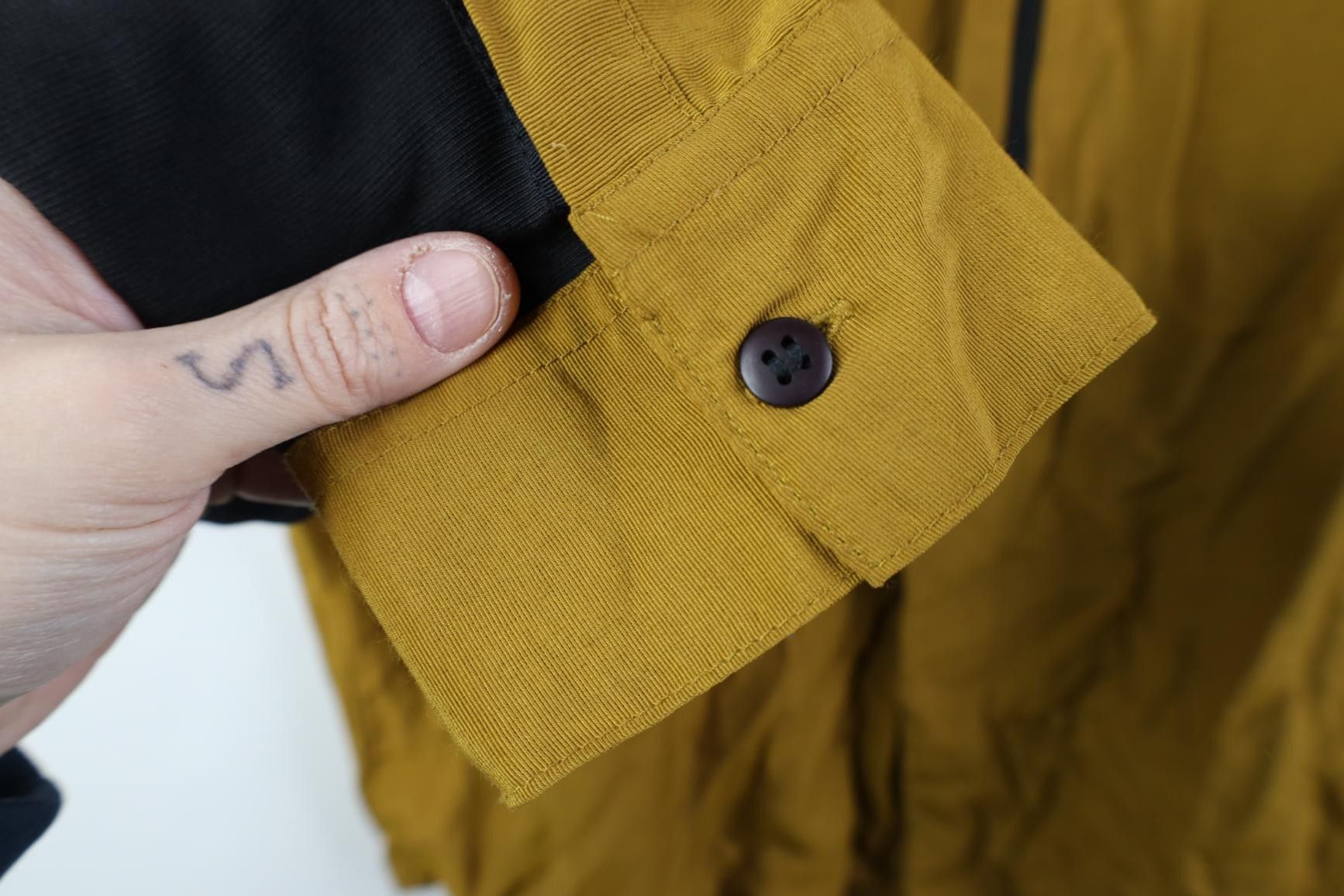 Vintage Vintage 90s Streetwear Rayon Gabardine Button Shirt Size US M / EU 48-50 / 2 - 8 Thumbnail