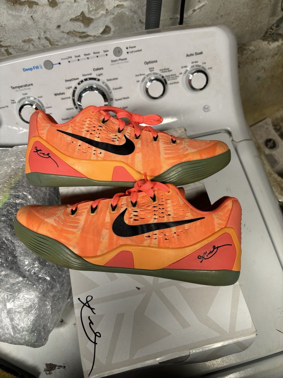 Nike Nike Kobe 9 EM Bright Mango Size US 11 / EU 44 - 1 Thumbnail