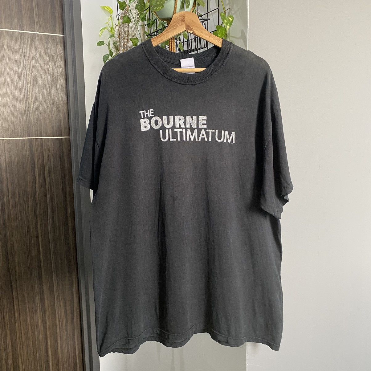 Vintage Thrashed Faded Vintage 2007 The Bourne Ultimatum Movie ERD T Size US XL / EU 56 / 4 - 1 Thumbnail