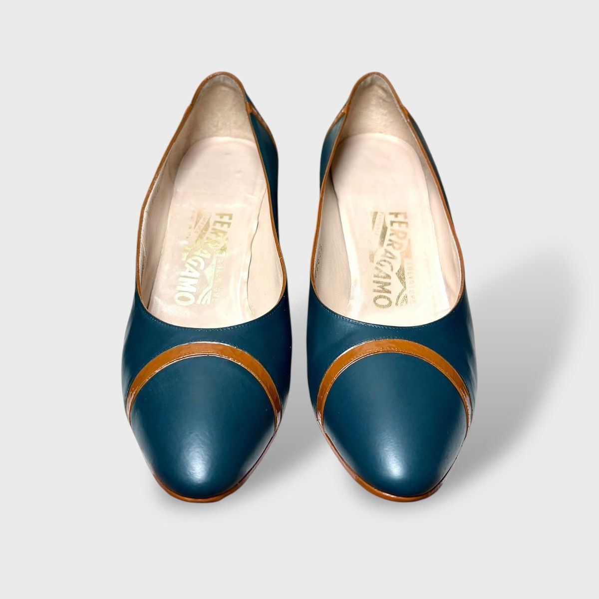 Salvatore Ferragamo Ferragamo Women’s Teal Green Brown Classic Heels Sz 7.5D Size US 7.5 / IT 37.5 - 8 Thumbnail
