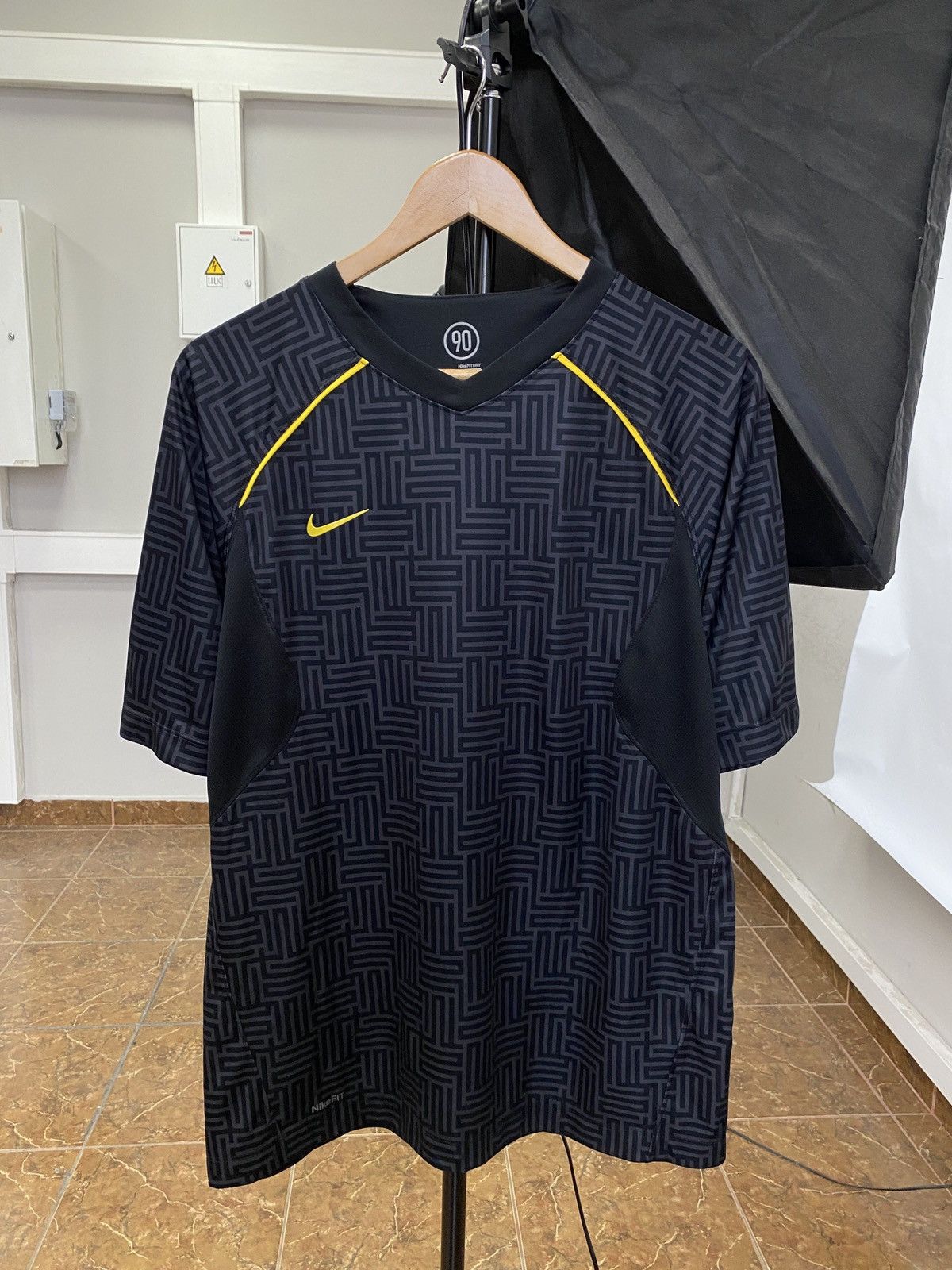 Nike 🇺🇸 Vintage 90s Nike TN Total 90 T-Shirt Rare Retro Hype Y2K Size US M / EU 48-50 / 2 - 1 Thumbnail