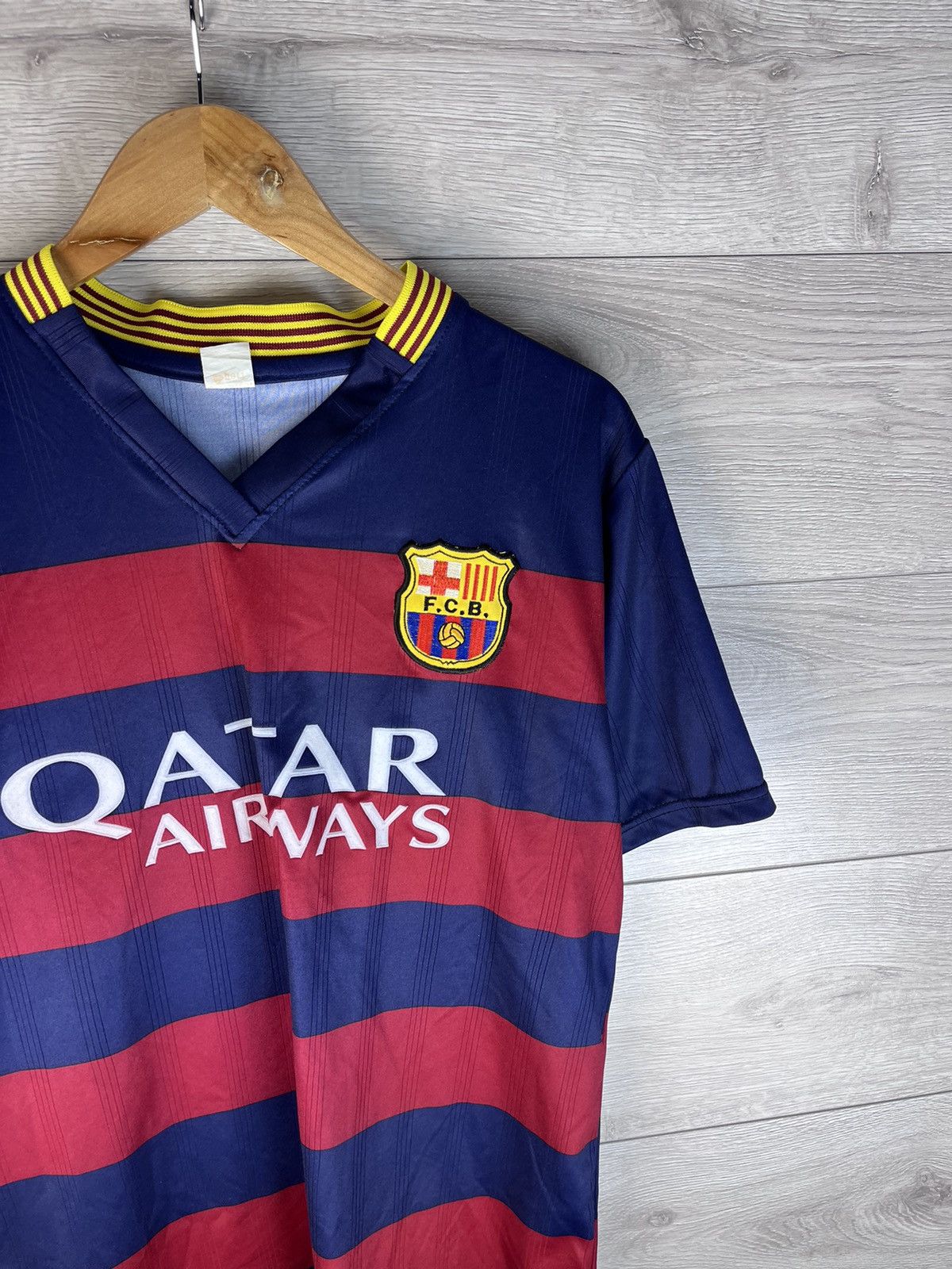Other Men’s soccer jersey Fc Barcelona LaLiga size M spor Size US M / EU 48-50 / 2 - 4 Thumbnail