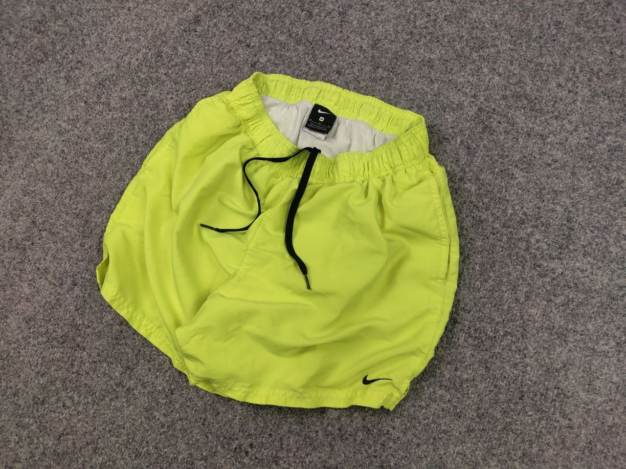 Nike Vintage Nike Swoosh Bright green Casual shorts Y2K Style Size US 32 / EU 48 - 3 Thumbnail