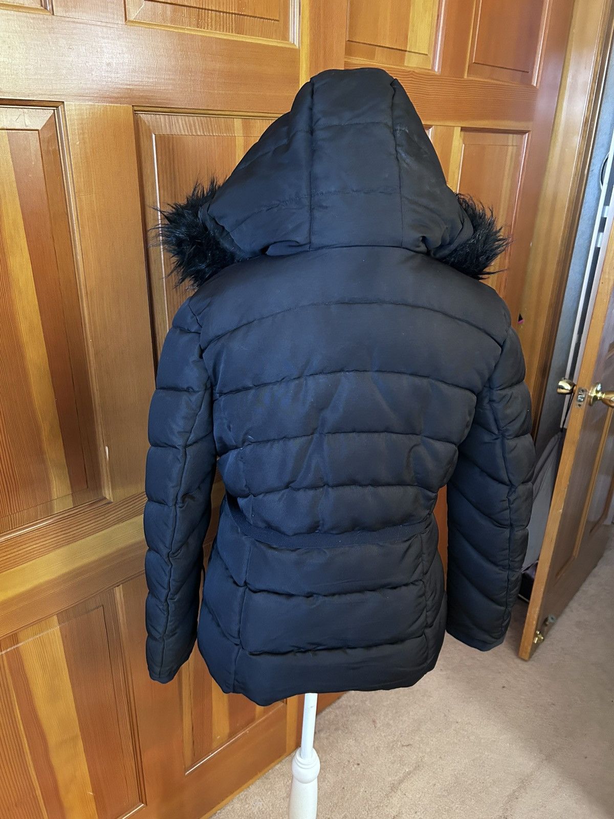 Guess Women’s GUESS Faux Fur Trim Hooded Puffer Jacket Size M / US 6-8 / IT 42-44 - 9 Thumbnail