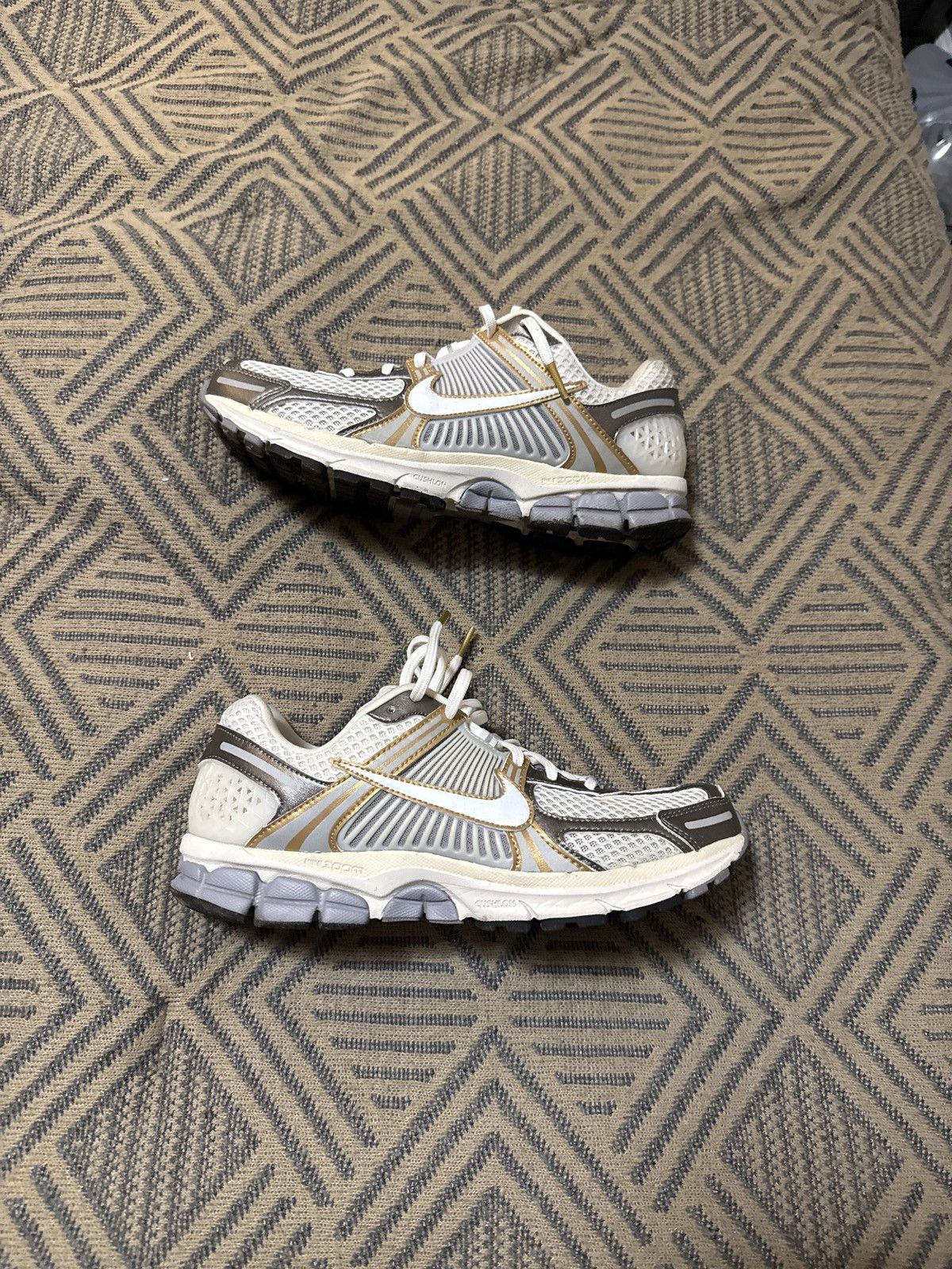 Nike Nike vomero 5 Size US 10 / EU 43 - 1 Thumbnail