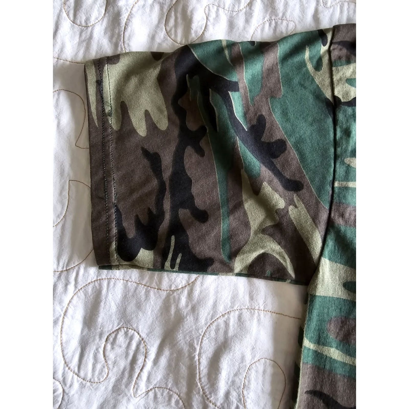 Vintage VINTAGE Camouflage Hunting Camo Short Sleeve Tee LARGE Woodland Green Tee Swing Shirt Unisex Adult 1980s Graphic Tee Mens Womens Size US L / EU 52-54 / 3 - 4 Thumbnail
