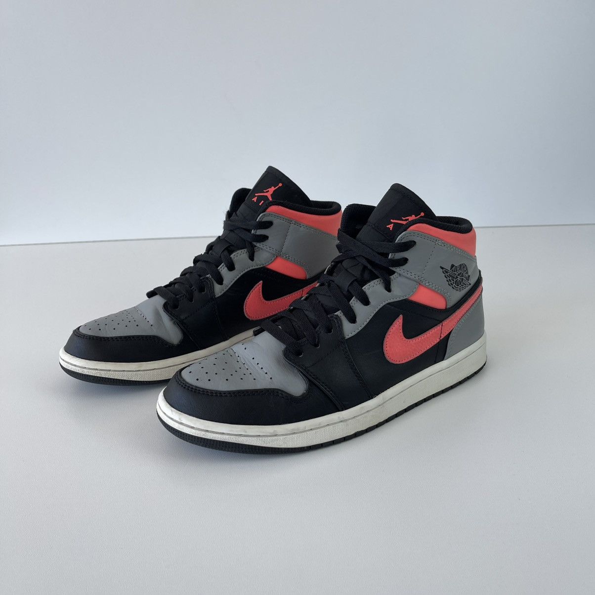 Jordan Brand Nike Air Jordan 1 Mid 2020 Hi-Top Shoes Mid/Pink/Shadow Size US 8 / EU 41 - 1 Thumbnail