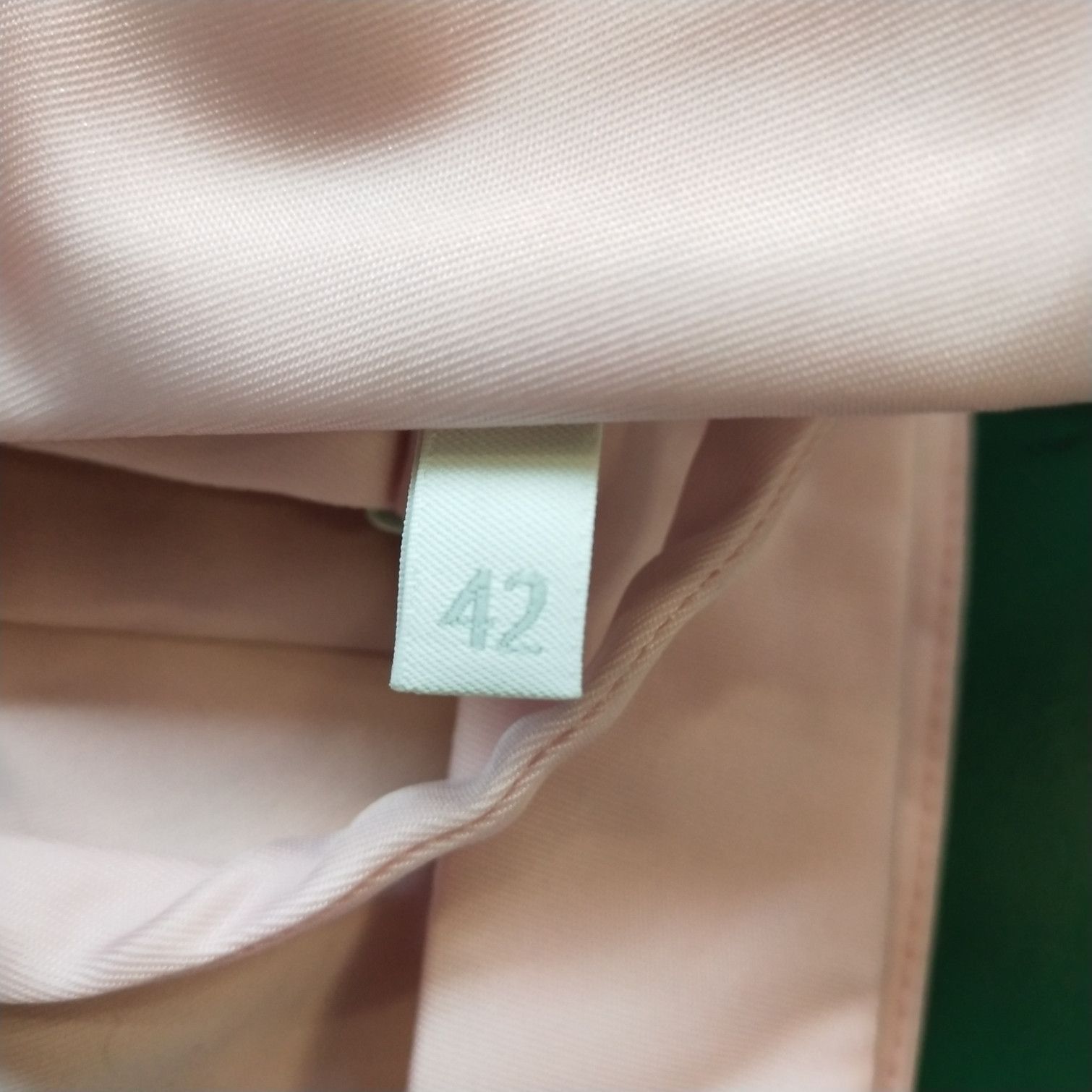 Prada Prada Triangle Logo Crop Top in Soft Pink . Size L / US 10 / IT 46 - 7 Thumbnail