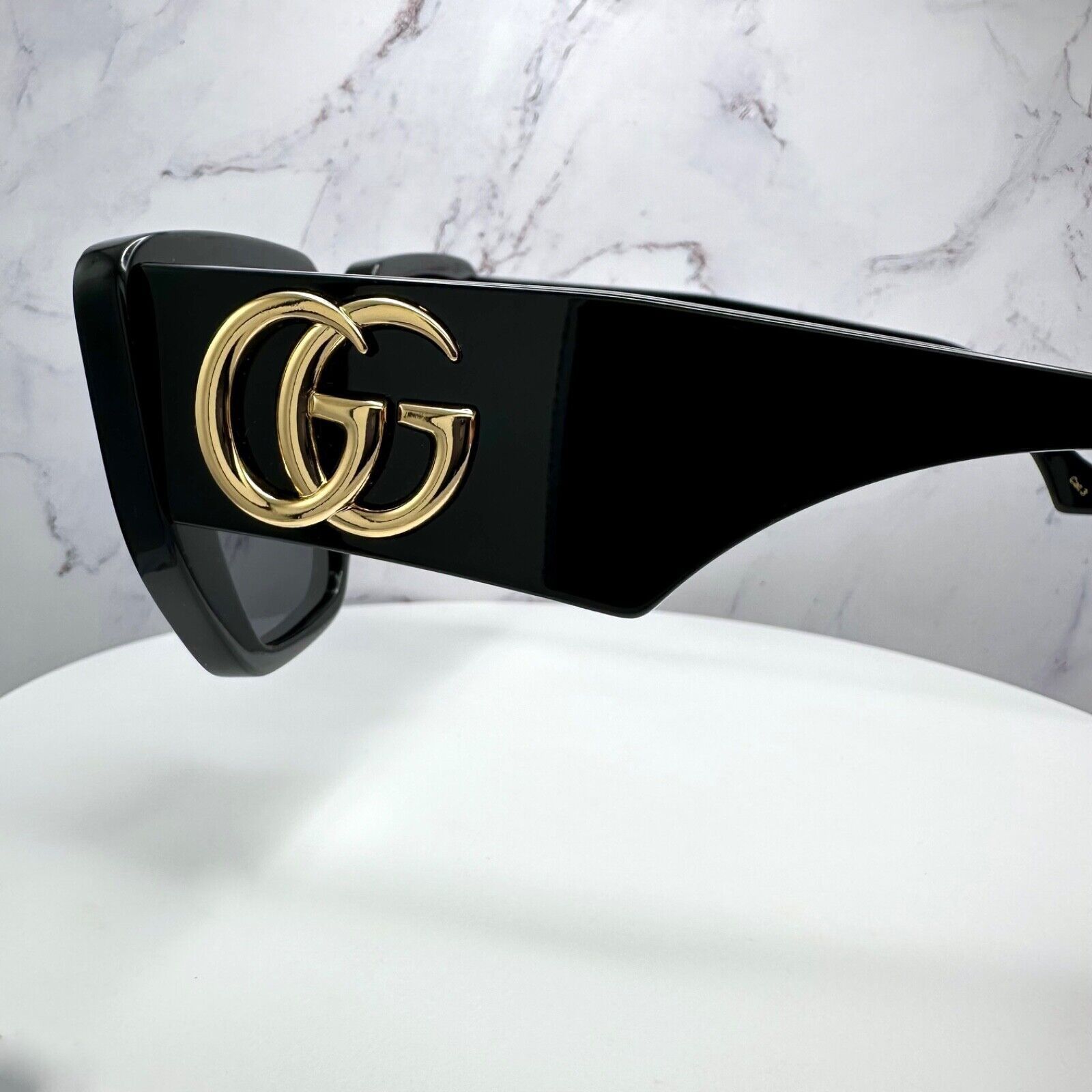 Gucci New GUCCI Sunglasses Black Gold Size ONE SIZE - 9 Thumbnail