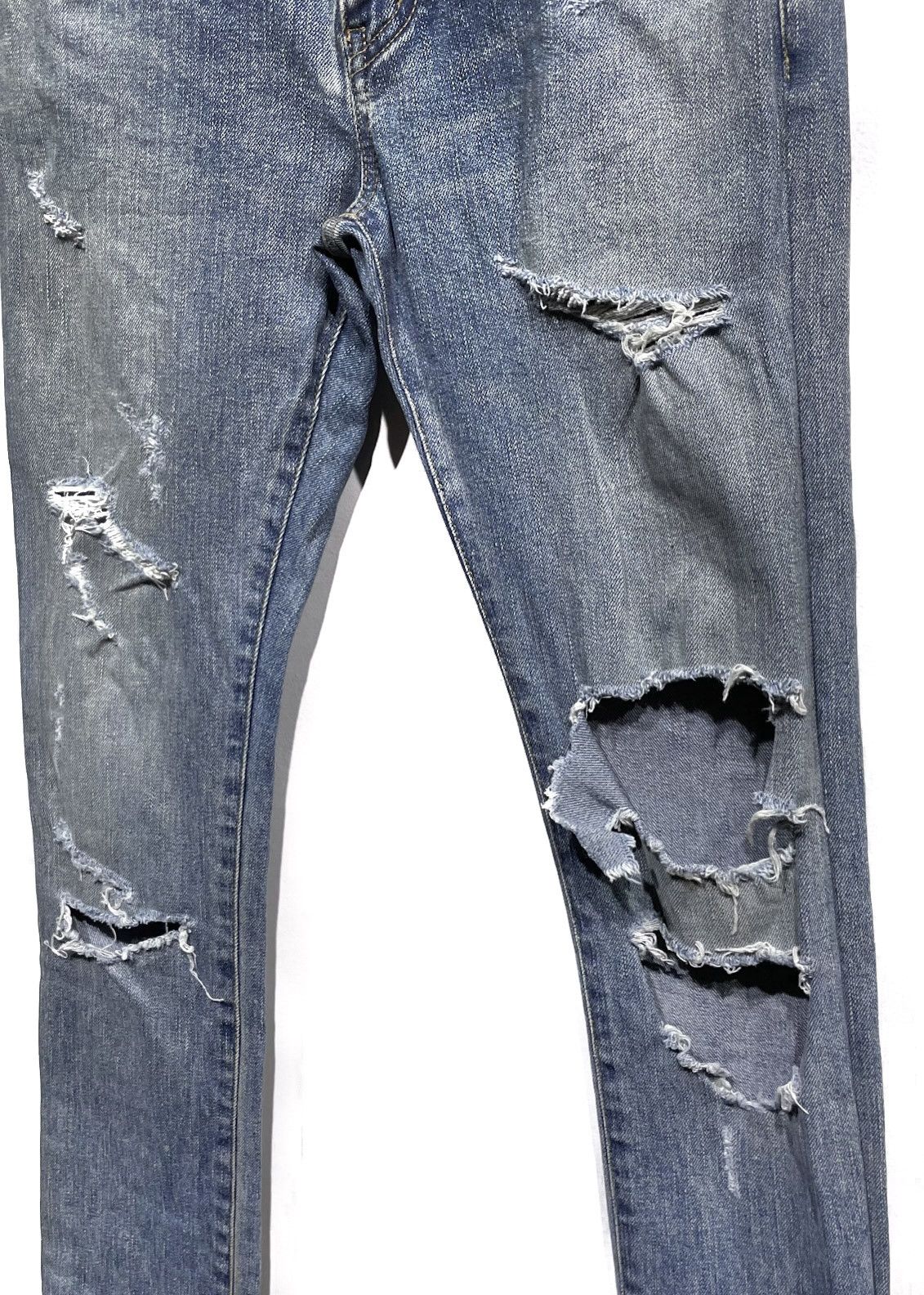 Saint Laurent Paris Saint Laurent D02 Distressed Light Blue Skinny Jeans Size US 27 - 3 Thumbnail