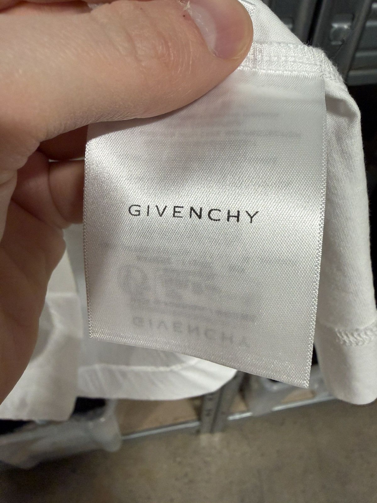 Givenchy Givenchy Logo T-Shirt NEW 600$ Size US XS / EU 42 / 0 - 5 Thumbnail