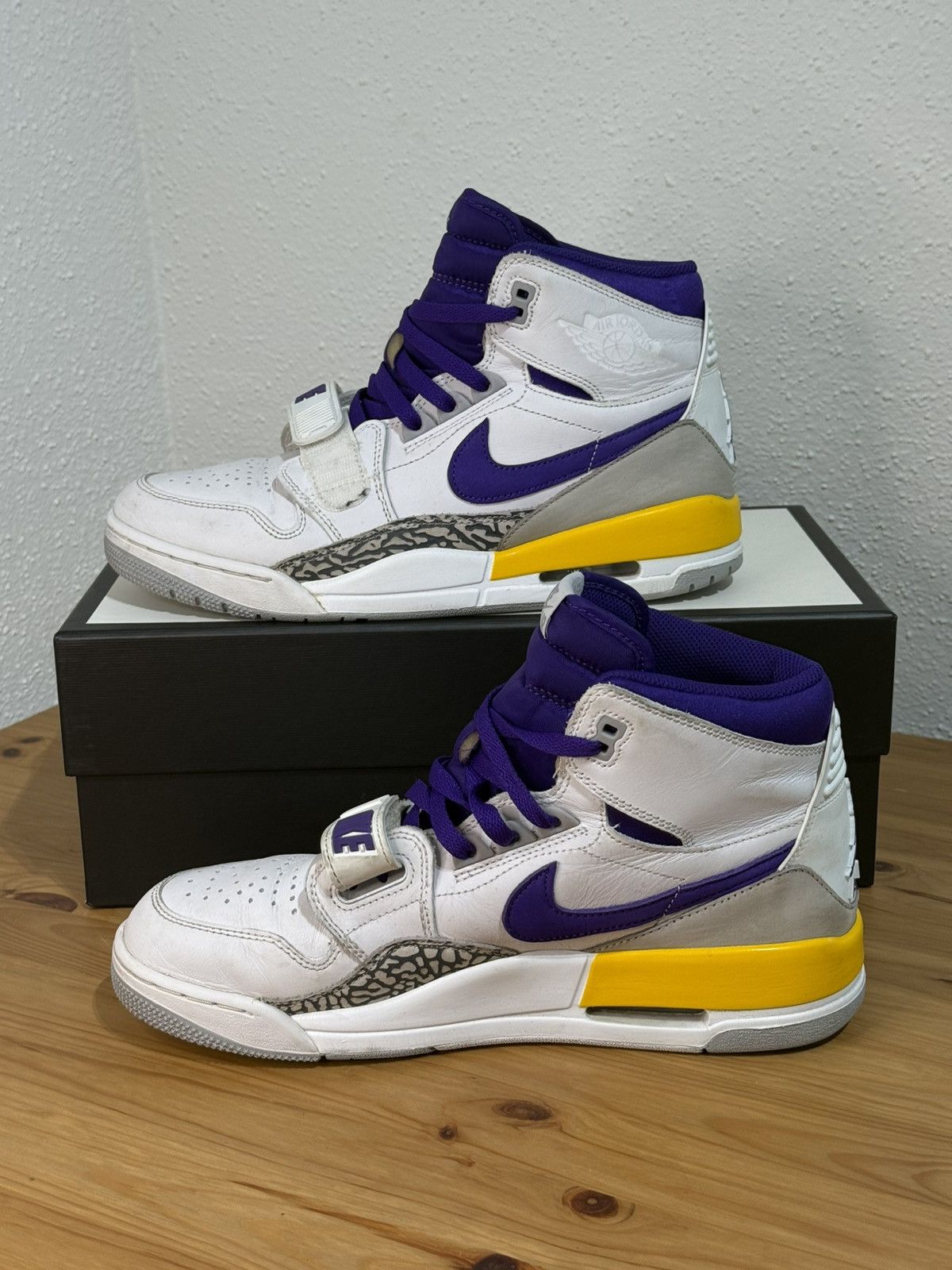 Jordan Brand × Nike Nike Air Jordan Legacy 312 Lakers Size US 10 / EU 43 - 4 Thumbnail