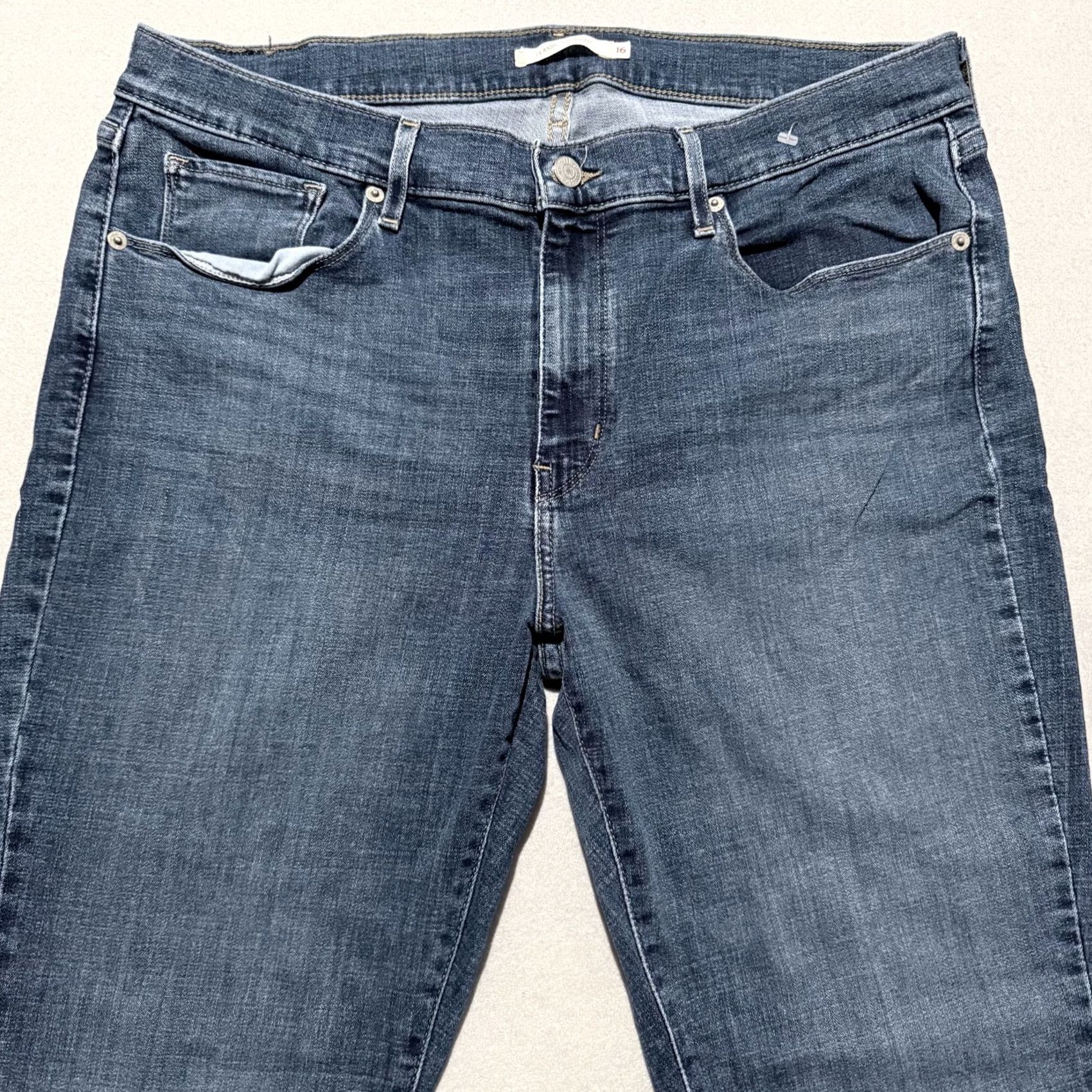 Levi's Levi’s Classic Straight Leg Jeans Women Blue Denim Mid Rise Zip Fly 16 34 in 5-Pocket Design Vintage No 1990s City Size 38" / US 16 / IT 52 - 3 Thumbnail