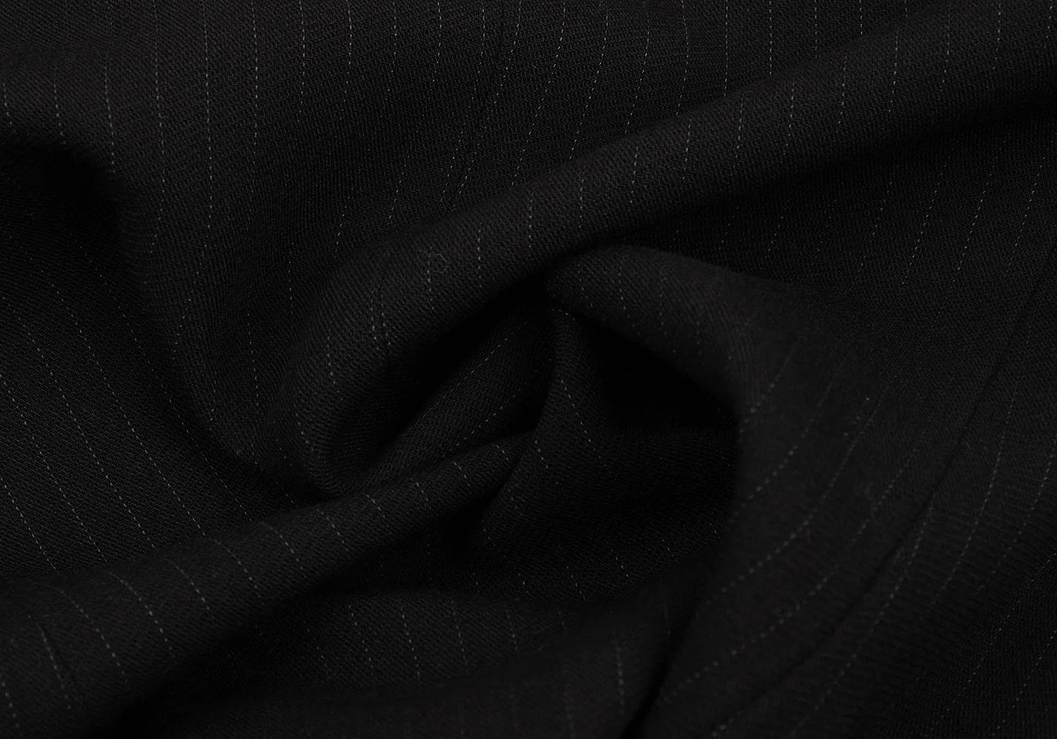 Emporio Armani Pinstripe Wool Double Jacket in Dark Navy Size 48 Size US M / EU 48-50 / 2 - 13 Thumbnail