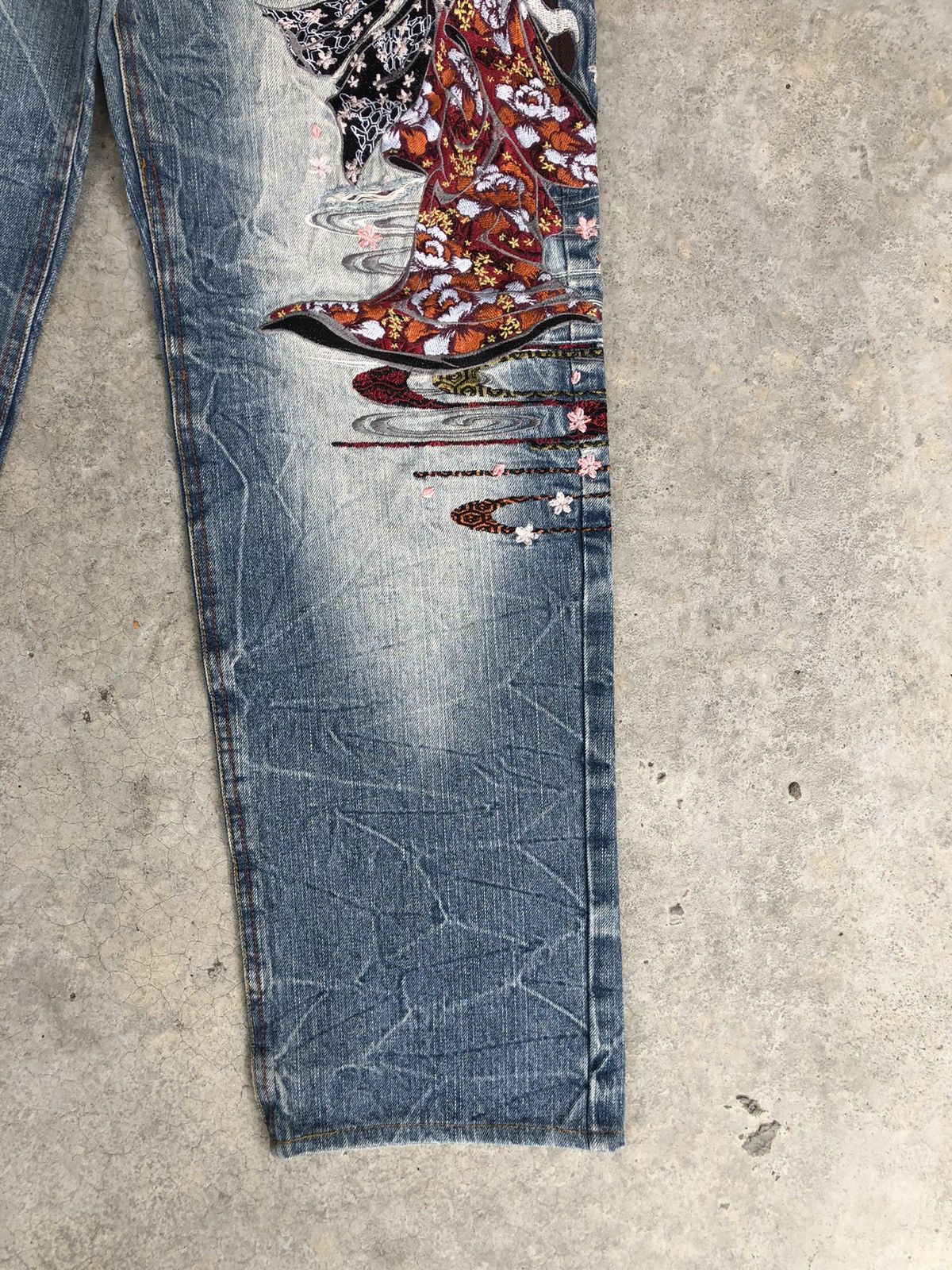 Japanese Brand Japanese Geisha Embroidered Jeans Distressed Jeans Size US 31 - 7 Thumbnail