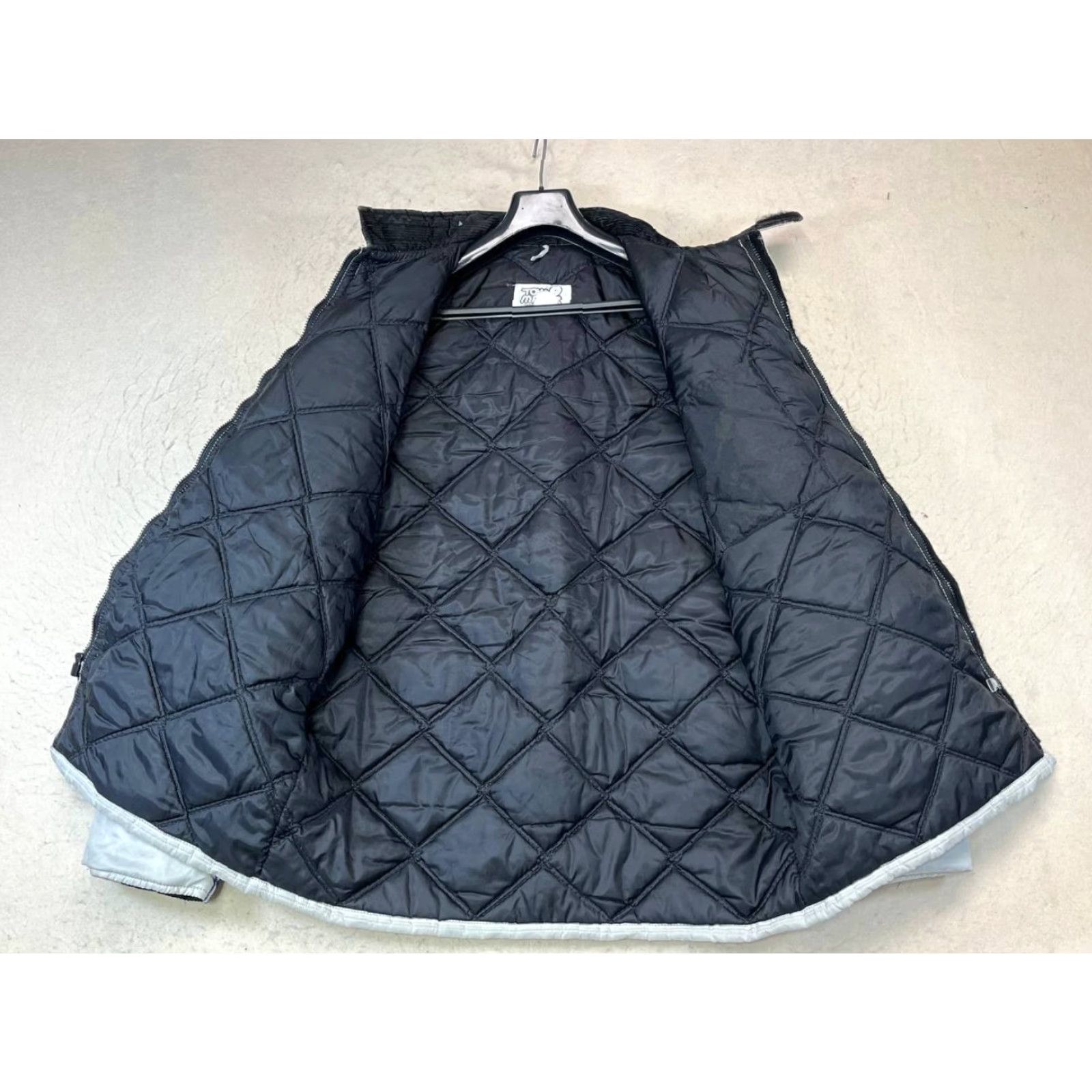 Vintage Tour Master Men’s Jacket Overcoat Downfill Hooded XL Gray Regular Zip Pockets Winter Outdoor Hiking Camping Casual Travel Size US XL / EU 56 / 4 - 7 Thumbnail