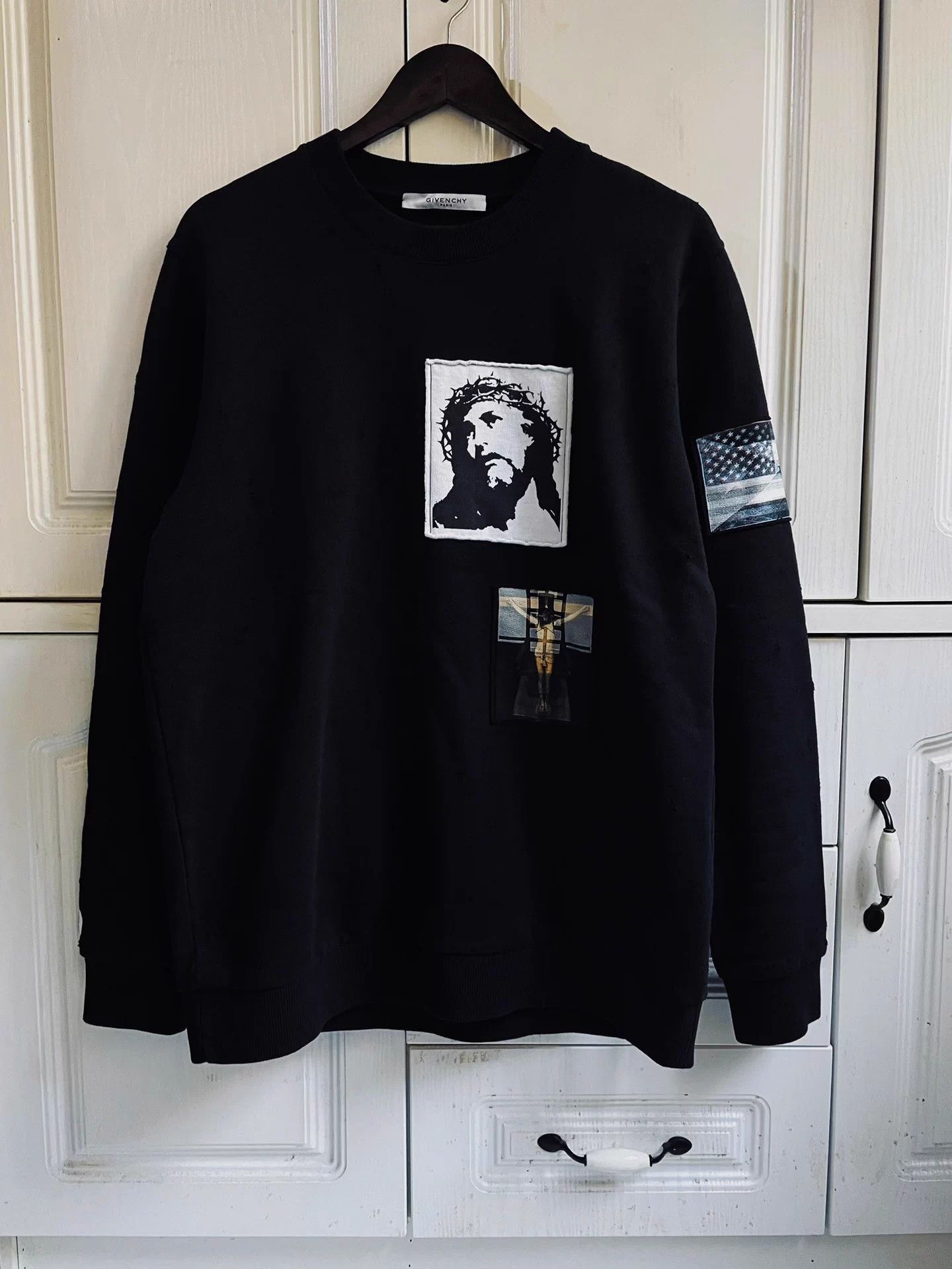 Givenchy Givenchy Runway Limited Distressed Jesus Patch Sweatshirt Size US M / EU 48-50 / 2 - 1 Thumbnail