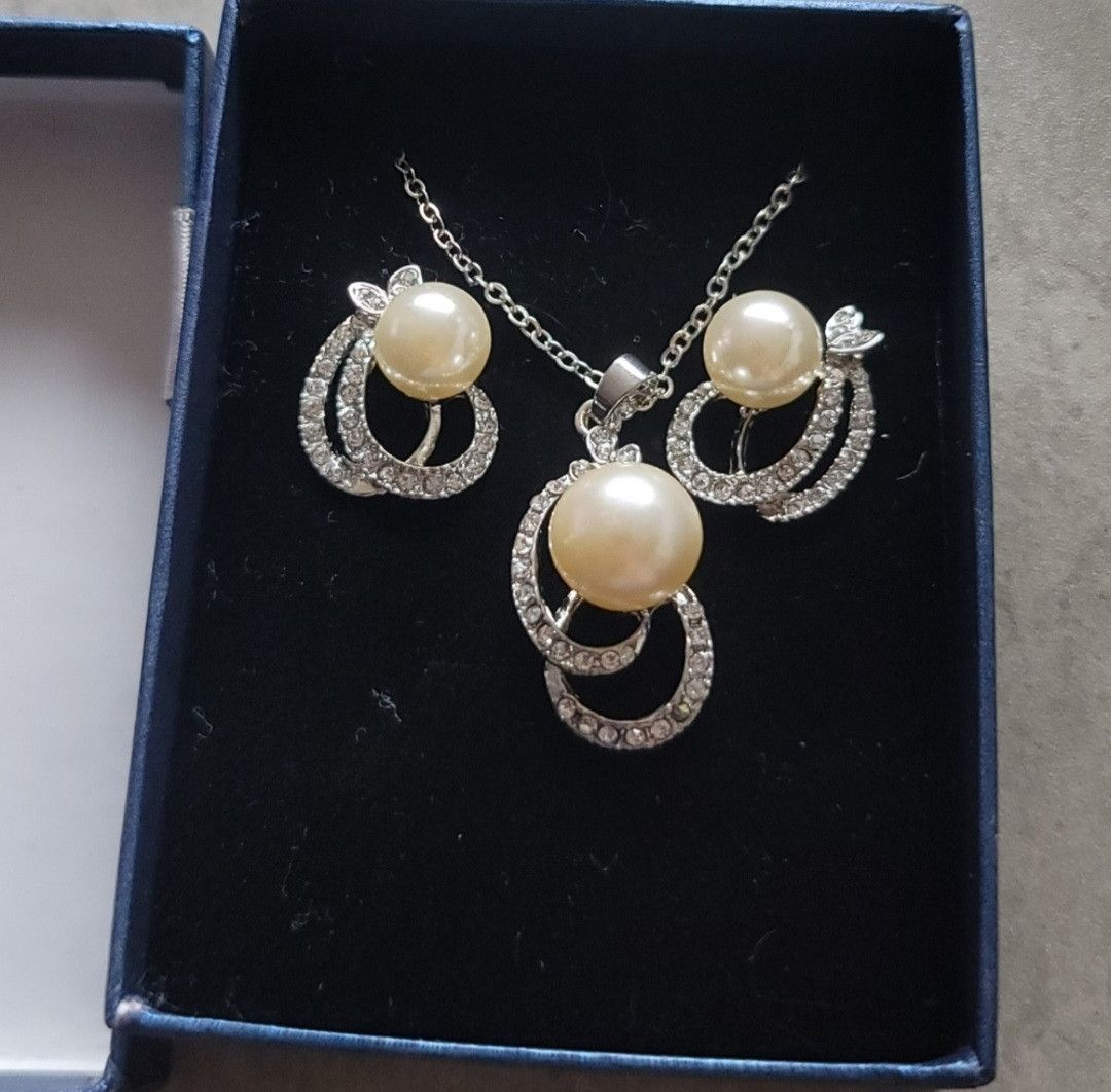 Other New Faux Pearl Simulated Diamond Earring & Necklace Set 7.5 Size ONE SIZE - 3 Thumbnail