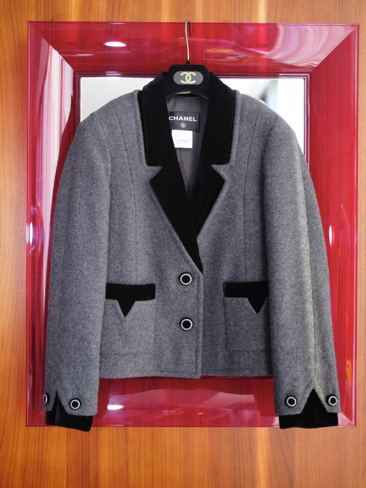 Chanel Chanel Gray Cashmere & Black Velvet Blazer FR36/S Size XS / US 0-2 / IT 36-38 - 2 Thumbnail