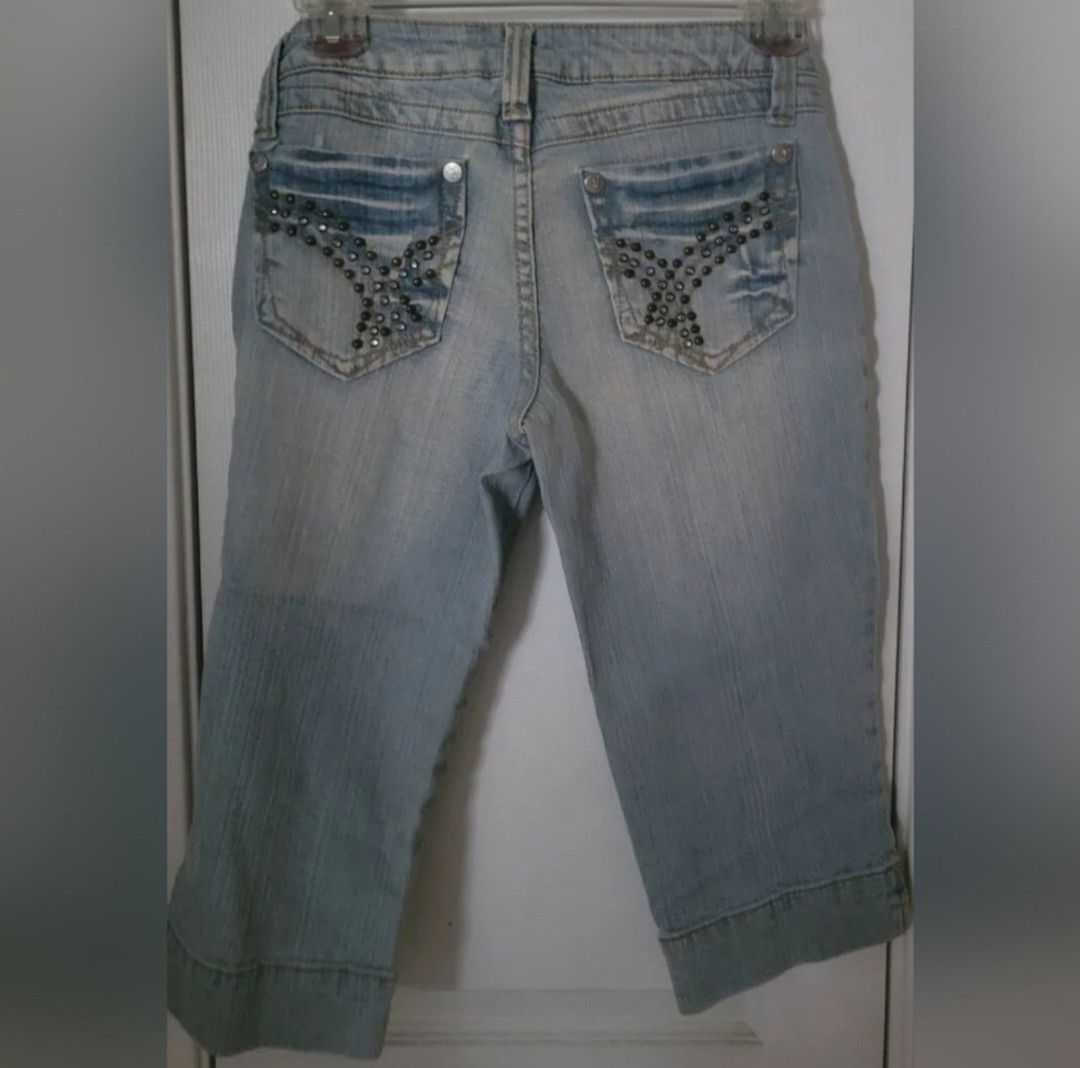 Other Nobo No Boundaries Capri Light Wash Jeans Rhinestone Size 3 Size 26" / US 2 / IT 38 - 1 Thumbnail