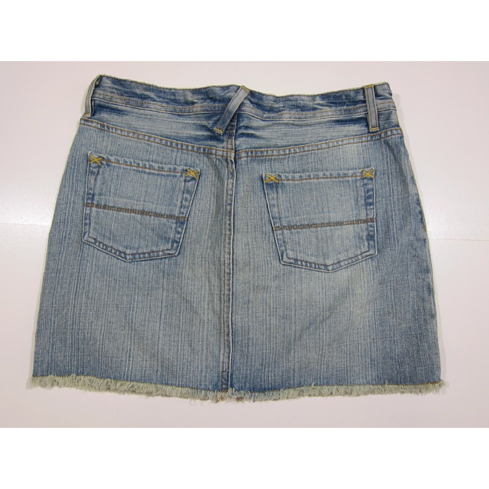 Ralph Lauren Ralph Lauren Polo Gigi Cotton Lightwash Distressed Denim Jean Skirt Women 8/29 Size 30" / US 8 / IT 44 - 2 Thumbnail