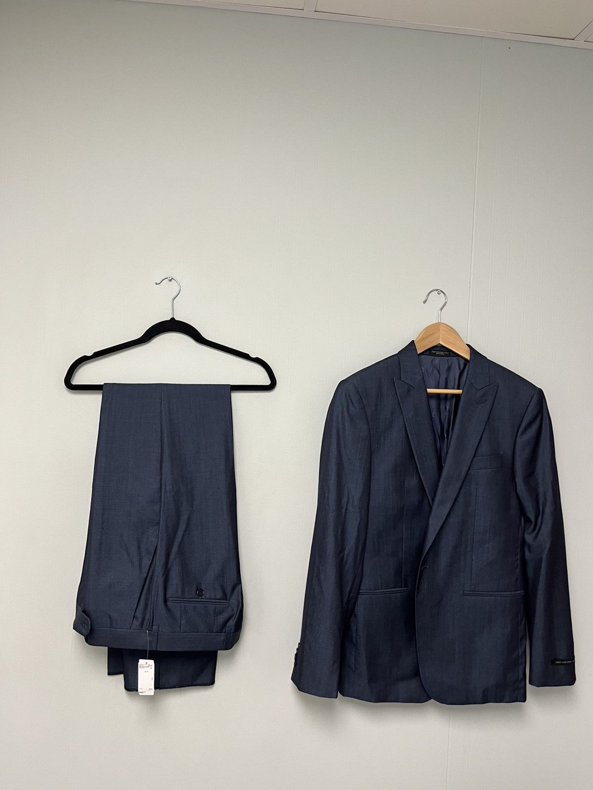 John Varvatos Blue suit. Pants and jacket. Medium Size 40R - 16 Thumbnail