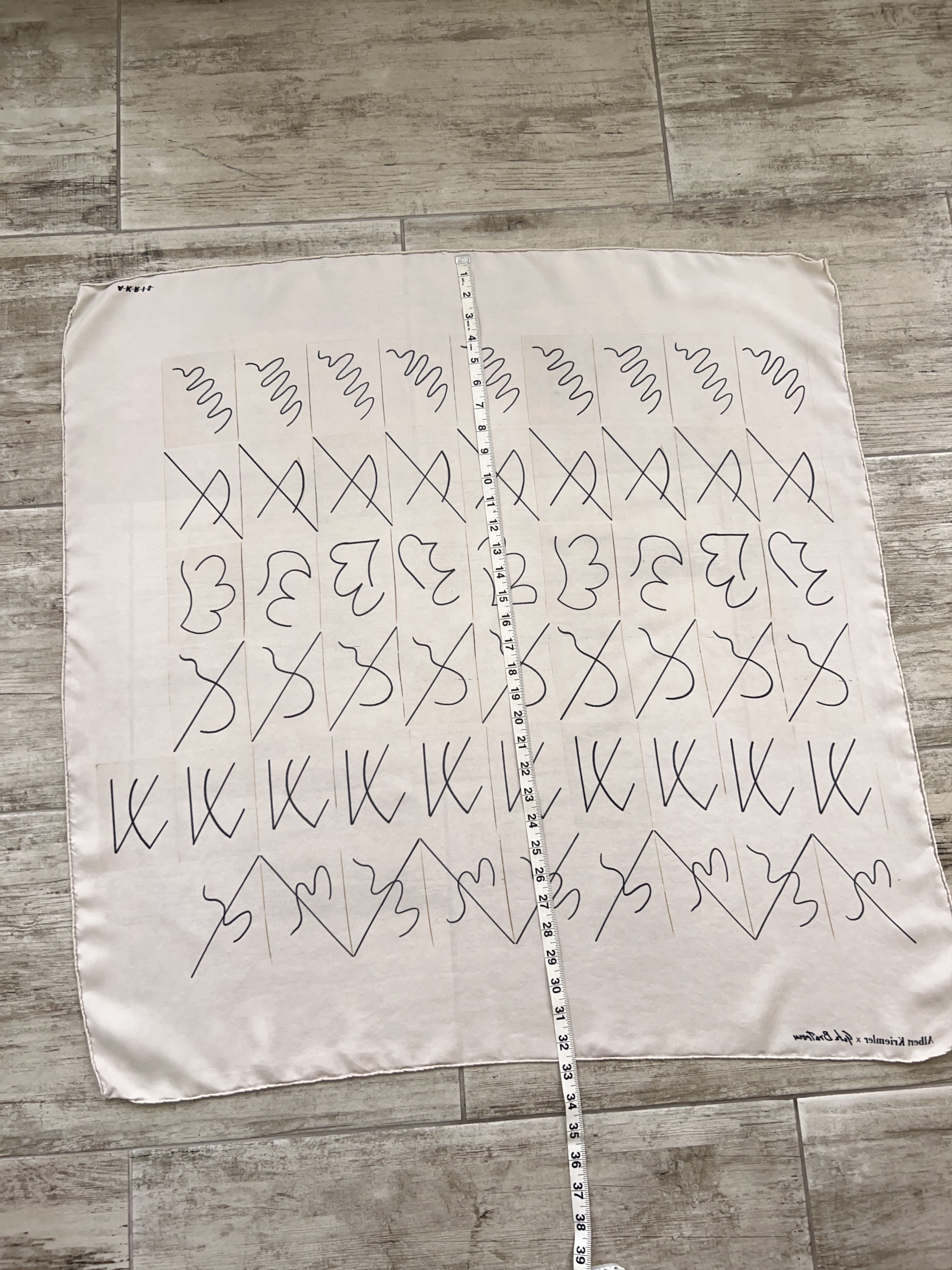 Akris × Designer Akris Albert Kriemler x Geta Brātescu Silk Square Scarf Size ONE SIZE - 9 Thumbnail