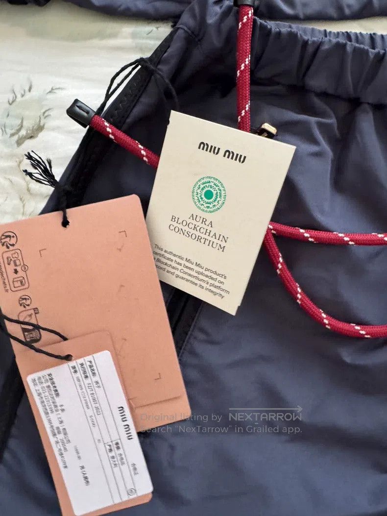 Miu Miu Miu Miu 38 short pants Size 23" - 4 Thumbnail