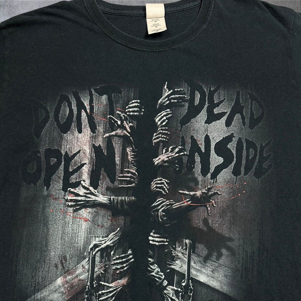 Vintage Vintage 2012 The Walking Dead Don’t Open Dead Inside T shirt Size US M / EU 48-50 / 2 - 3 Thumbnail