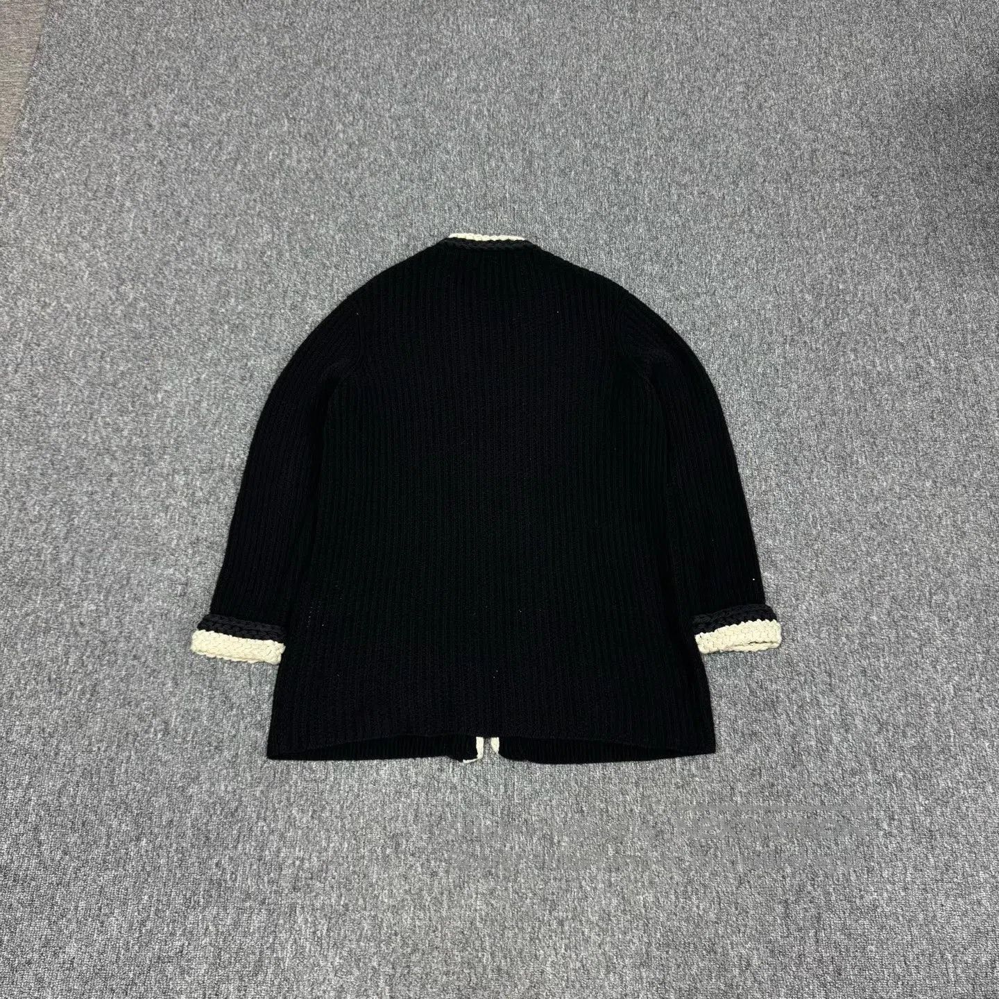 Chanel Chanel Black and white color combination; knitted cardigan Size L / US 10 / IT 46 - 3 Thumbnail