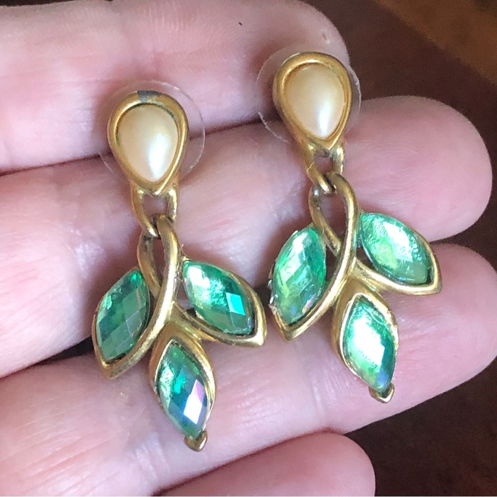 Vintage Vintage Trifari simulated pearl dangle earrings Size ONE SIZE - 6 Thumbnail