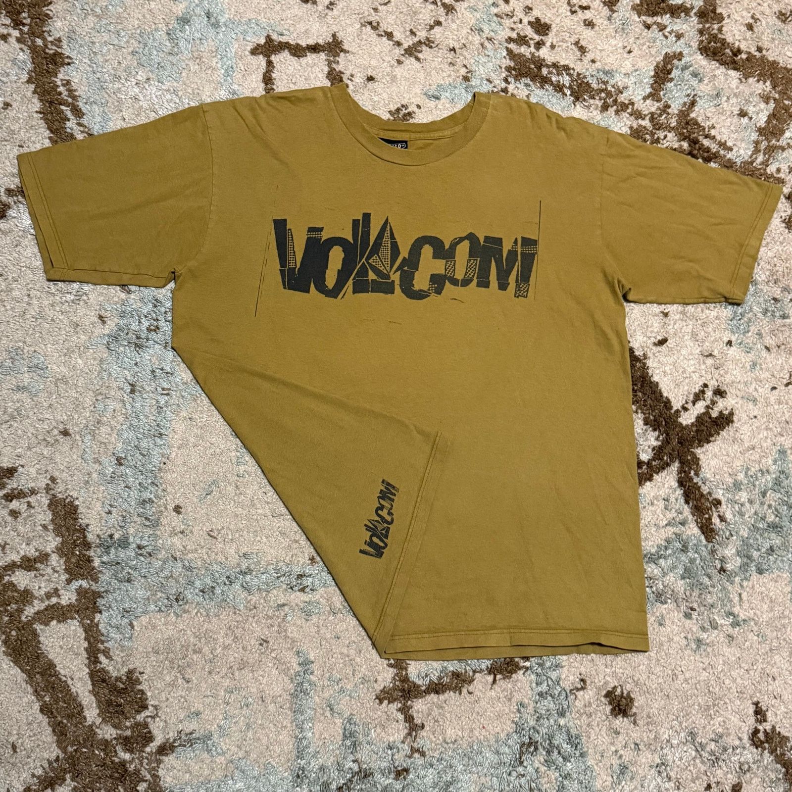 Volcom Vintage Volcom Skate Shirt Size XL Spellout Y2K Size US XL / EU 56 / 4 - 1 Thumbnail