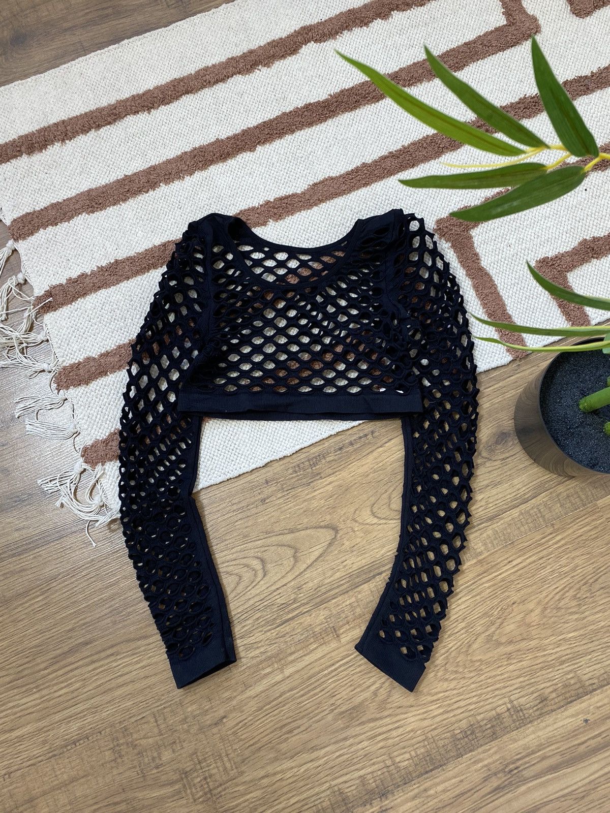 Vintage Y2K LARGE MESH BLACK CROP TOP Size S / US 4 / IT 40 - 1 Thumbnail