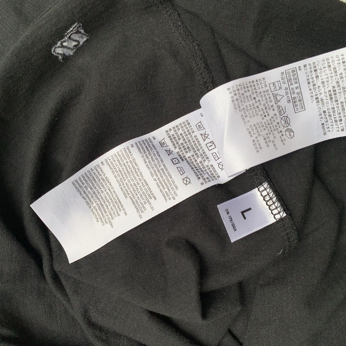 Japanese Brand Uniqlo Undercover Skull Design Longsleeve Tshirt Size US L / EU 52-54 / 3 - 7 Thumbnail