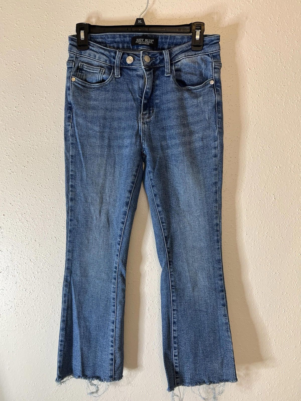 Designer Judy Blue 7/28 Distressed Raw Hem Jeans Stretch Cropped Size 28" / US 6 / IT 42 - 1 Thumbnail