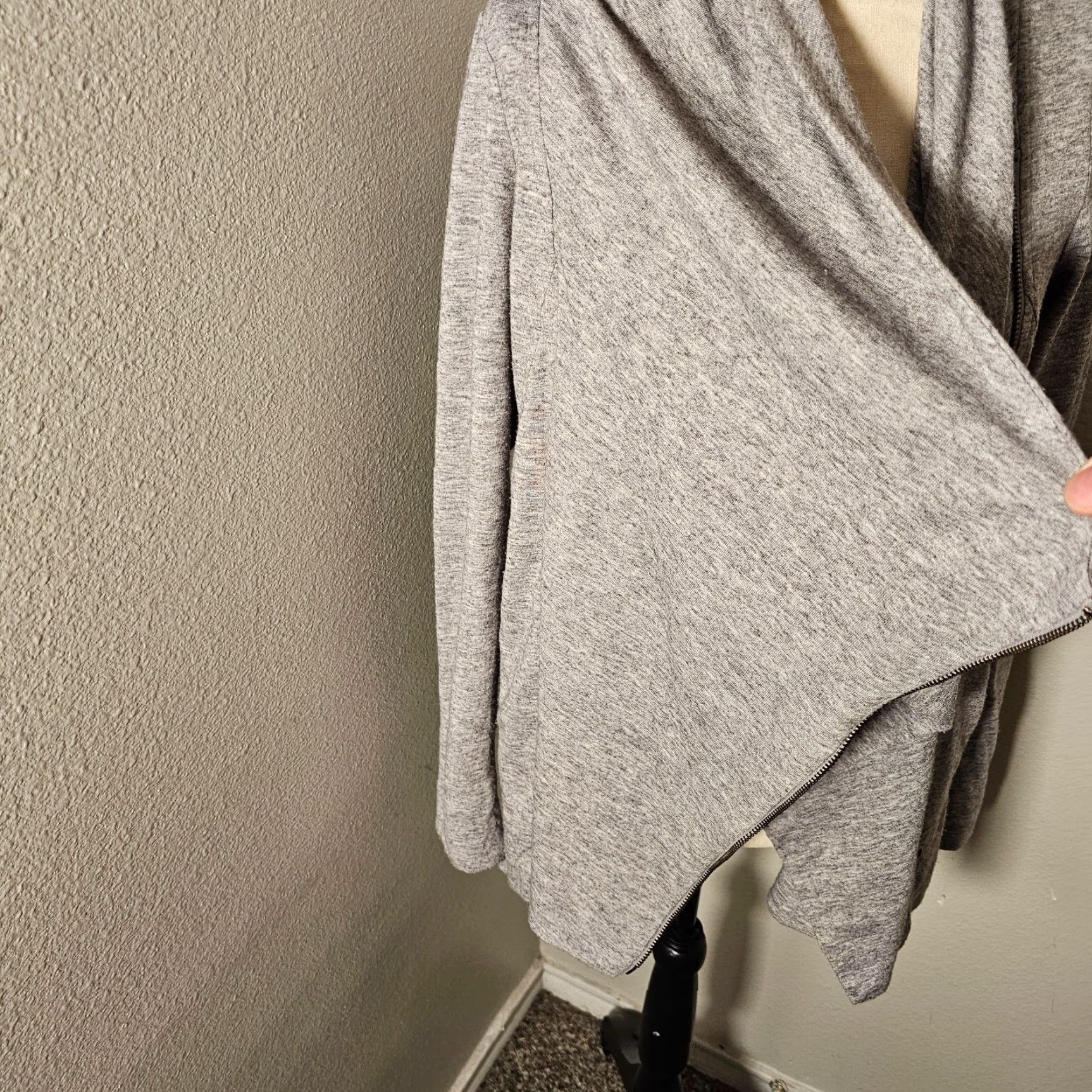 Forever 21 FOREVER 21 Women's Cardigan Sweater Zipper Front Long Sleeves Gray Size M Size M / US 6-8 / IT 42-44 - 2 Thumbnail