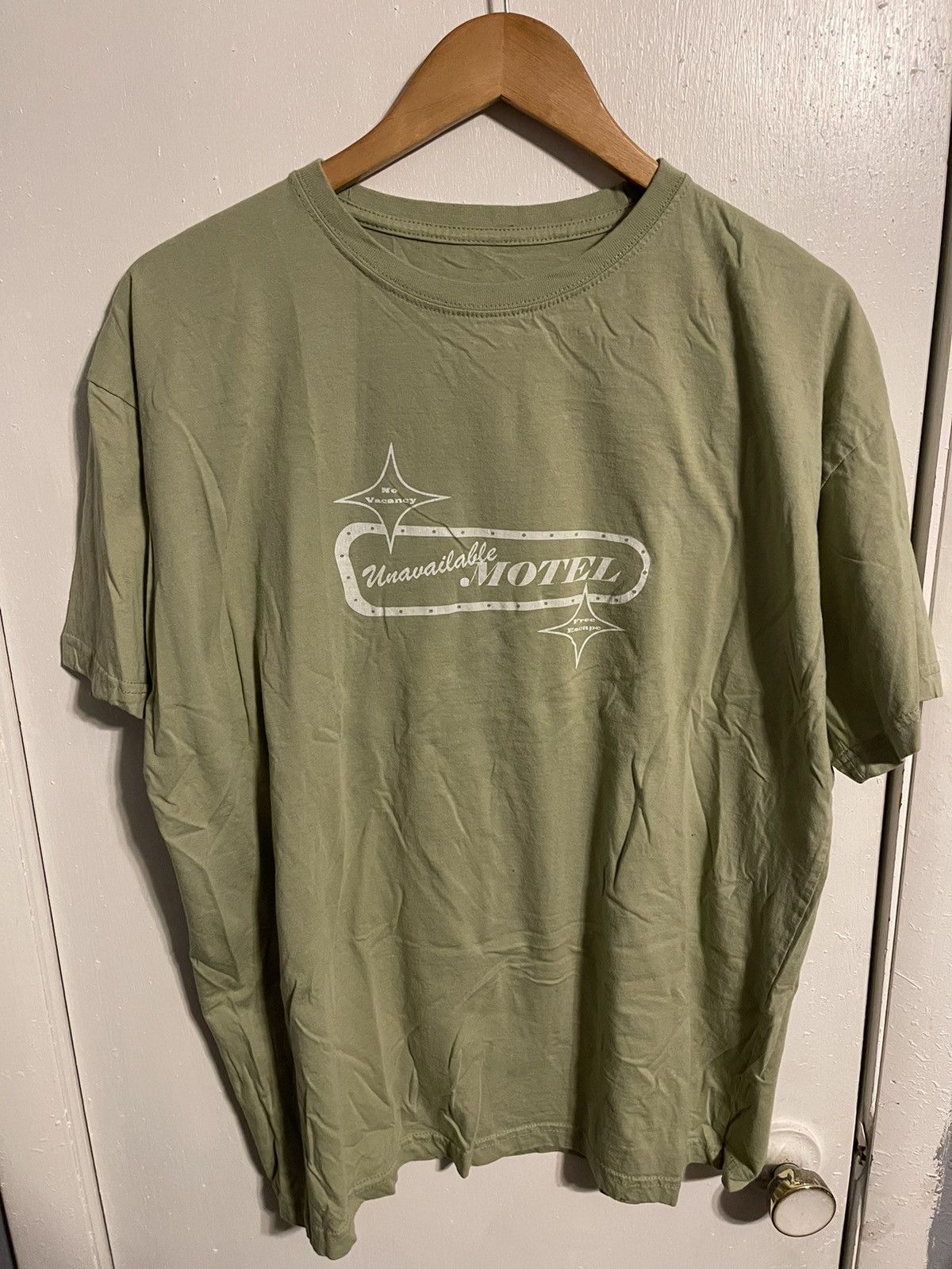 Japanese Brand Unavailable Motel tee Size US XL / EU 56 / 4 - 1 Thumbnail